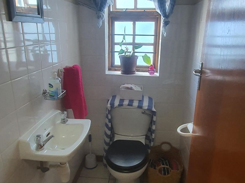 2-Bedroom Duplex in Central Mossel Bay - Photo 4