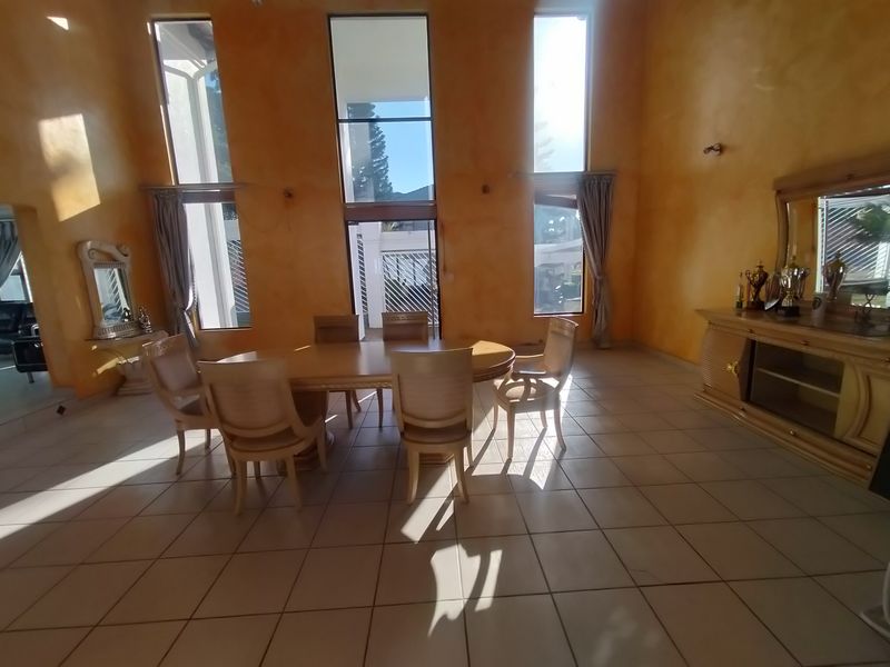 Grand, Modern and Exceptionally Spacious Family Home in Ninapark Estate - Photo 5