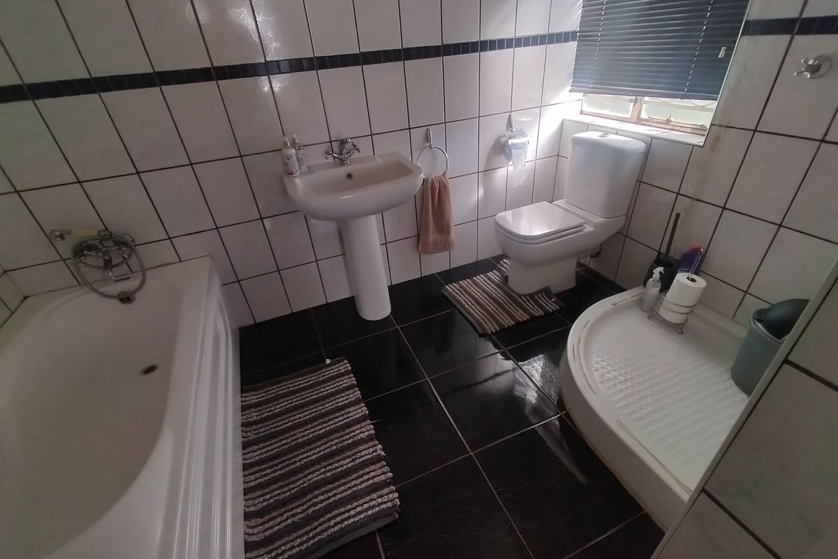 Prime Multi-Venue and Hospitality Opportunity on Onderstepoort Road, Haakdoornboom - Photo 5