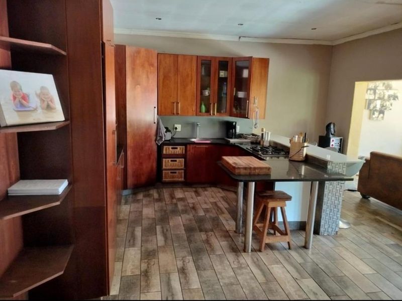 Prime Multi-Venue and Hospitality Opportunity on Onderstepoort Road, Haakdoornboom - Photo 9