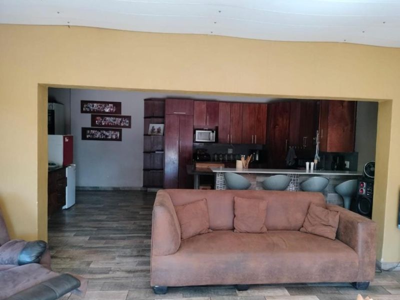 Prime Multi-Venue and Hospitality Opportunity on Onderstepoort Road, Haakdoornboom - Photo 8