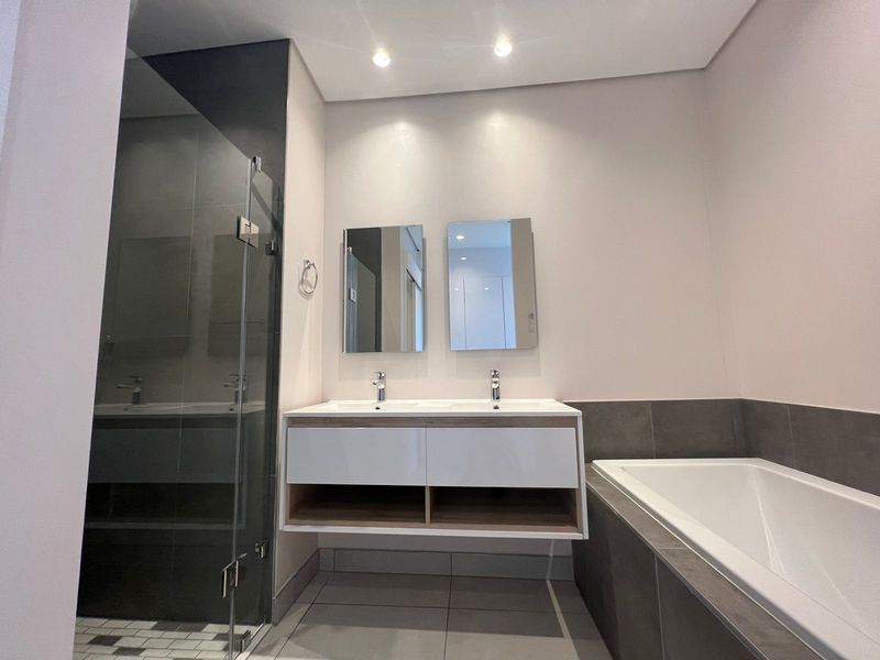 2 Bedroom Apartment in Sandton Gate - Photo 10