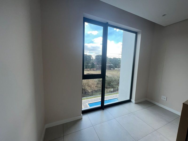 2 Bedroom Apartment in Sandton Gate - Photo 7