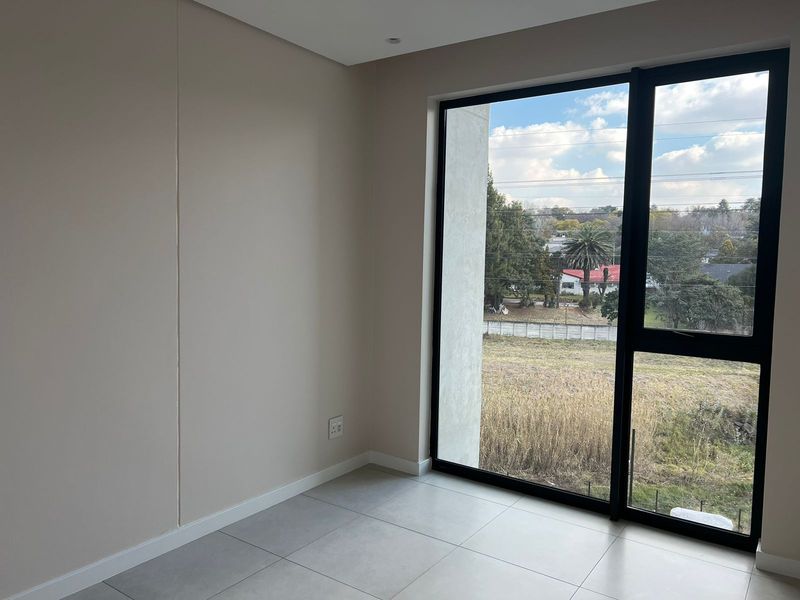 2 Bedroom Apartment in Sandton Gate - Photo 6