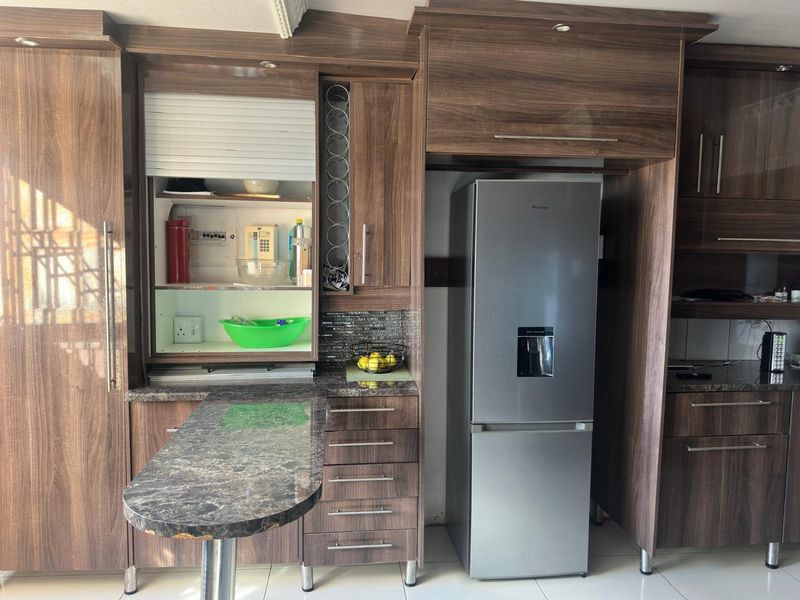 Move-In Ready Home with Convenient Transport Access - Photo 9