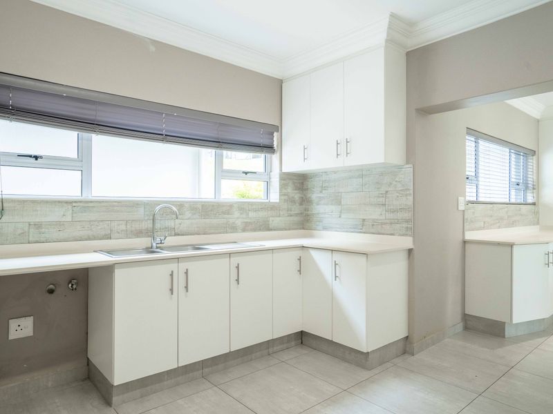 Townhouse for sale in Clansthal, your coastal retreat awaits! - Photo 5