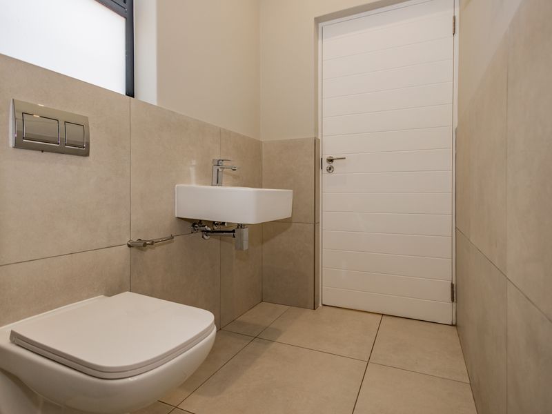 **Discover Your Dream Home: 3 Bedroom home in Silverstone Estate** - Photo 3