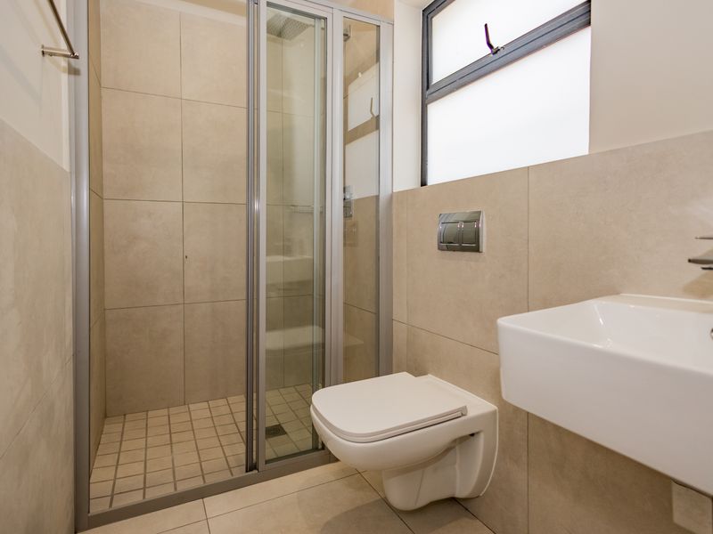 **Discover Your Dream Home: 3 Bedroom home in Silverstone Estate** - Photo 4