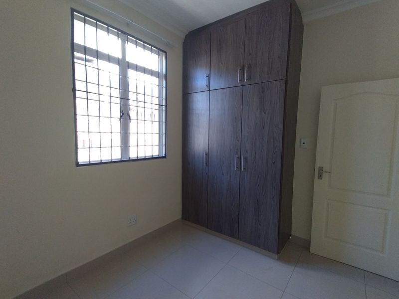 2 Bedrooms One Parking Windemere - Photo 2