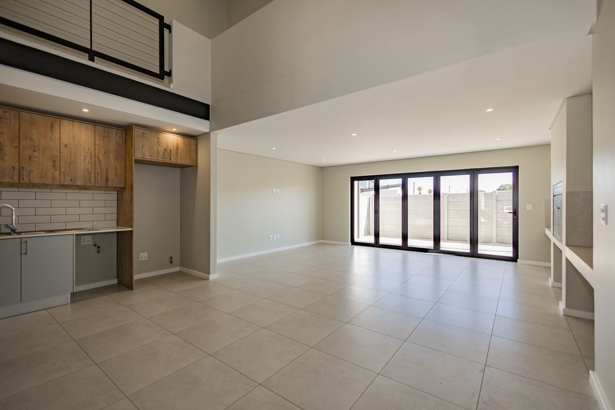 Modern Double-Storey Home in Secure Silverstone Estate – Prime Haasendal Location - Photo 4