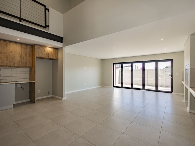 Modern Double-Storey Home in Secure Silverstone Estate – Prime Haasendal Location - Photo 4