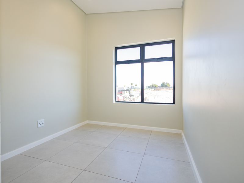 Modern Double-Storey Home in Secure Silverstone Estate – Prime Haasendal Location - Photo 9