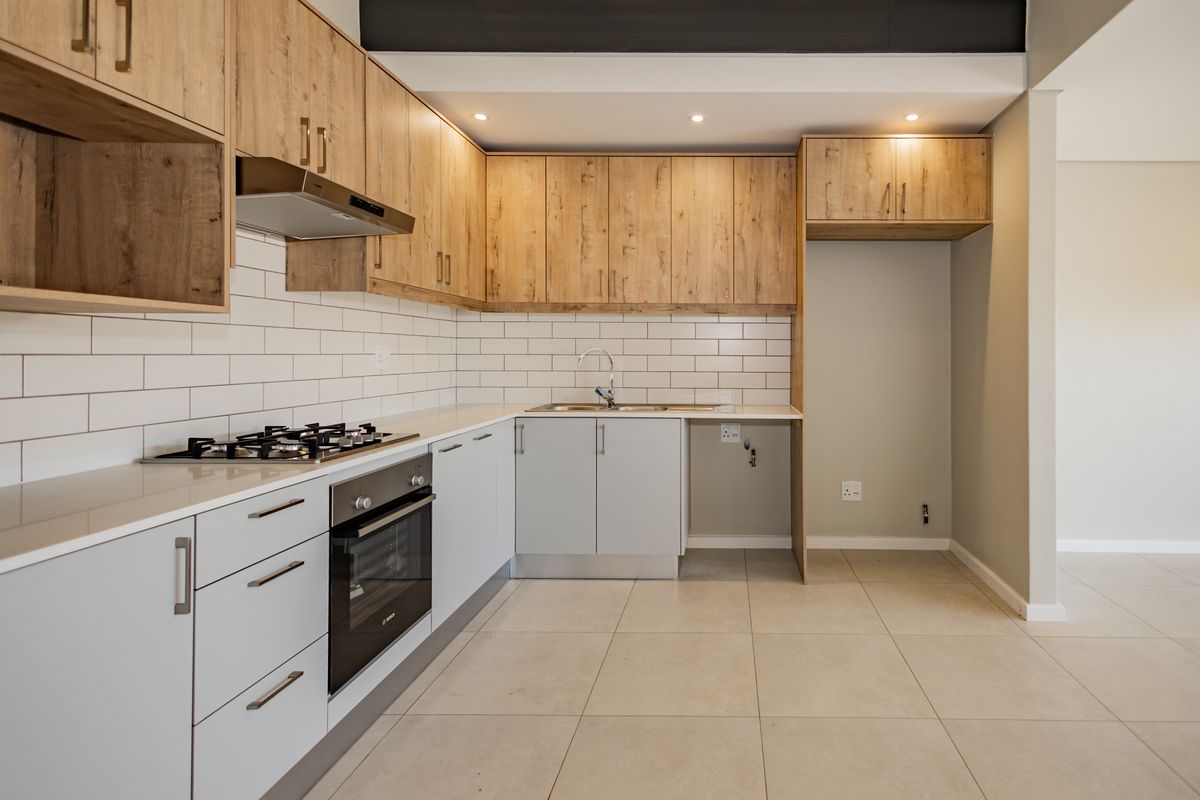 Modern Double-Storey Home in Secure Silverstone Estate – Prime Haasendal Location - Photo 2