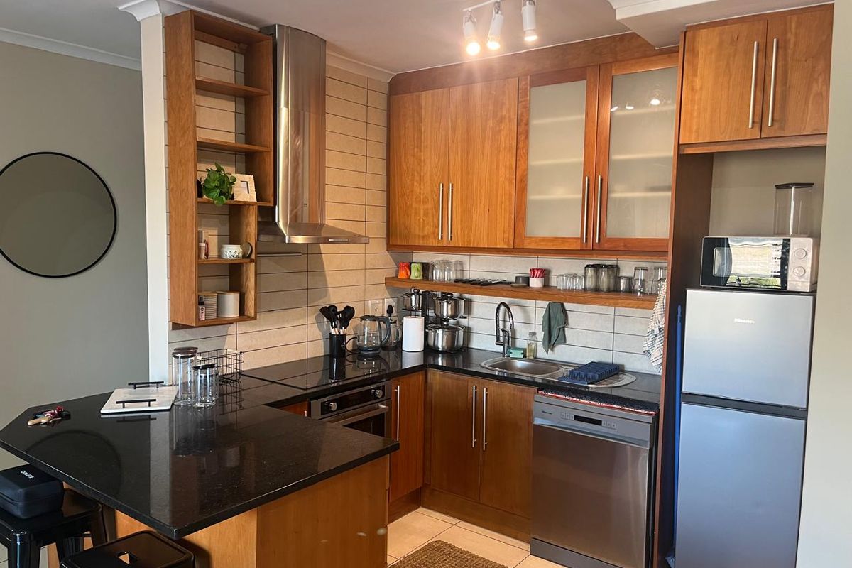 TWO BEDROOM WATER VIEW APARTMENT - Photo 3