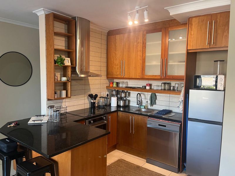 TWO BEDROOM WATER VIEW APARTMENT - Photo 2