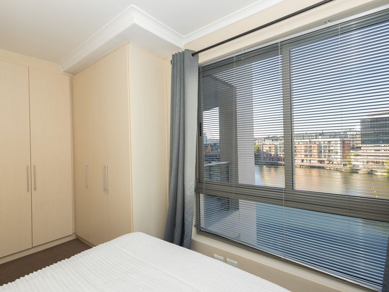 FULLY FURNISHED WATER VIEW APARTMENT - Photo 7