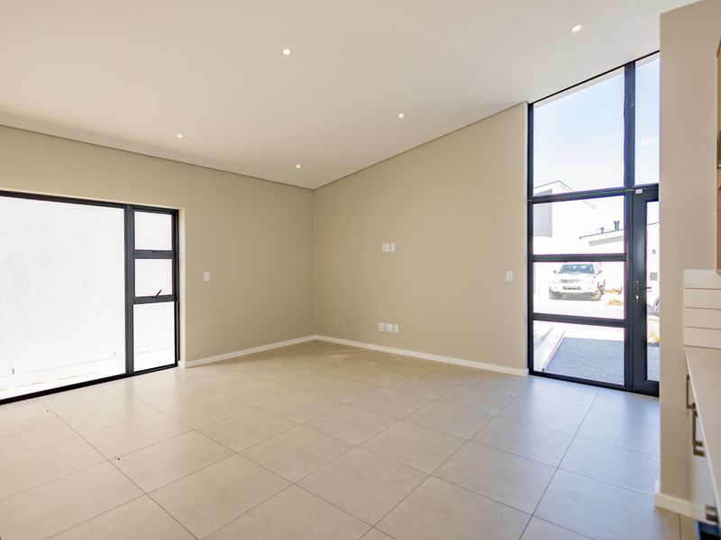 Charming 2-Bedroom Home in Sought-After Silverstone Lifestyle Estate, Haasendal – Kuils River - Photo 2