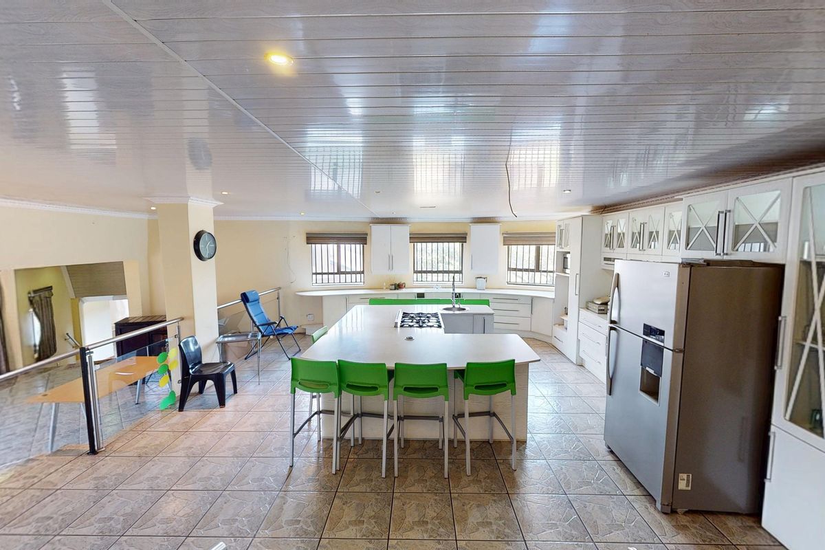 Farm for sale in a private estate - Photo 4