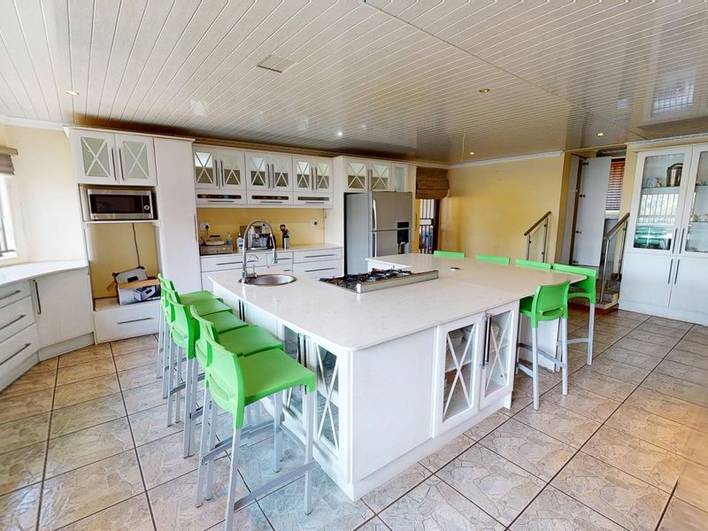 Farm for sale in a private estate - Photo 7