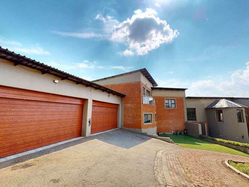 Farm for sale in a private estate - Photo 2