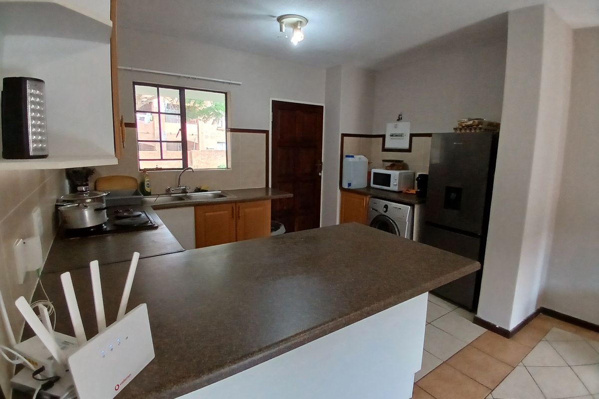 Ground Floor Unit in Mooikloof Ridge – Ideal for First-Time Buyers or Investors, - Photo 4