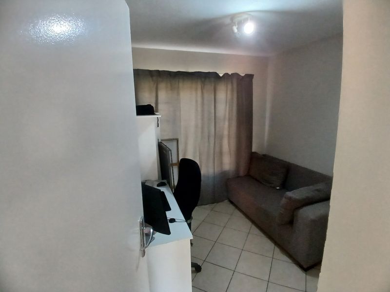 Ground Floor Unit in Mooikloof Ridge – Ideal for First-Time Buyers or Investors, - Photo 7