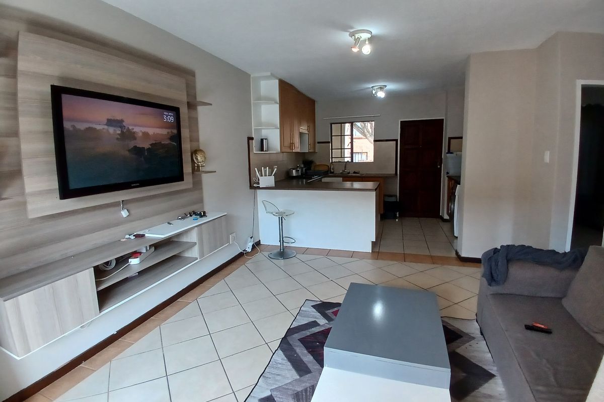 Ground Floor Unit in Mooikloof Ridge – Ideal for First-Time Buyers or Investors, - Photo 5