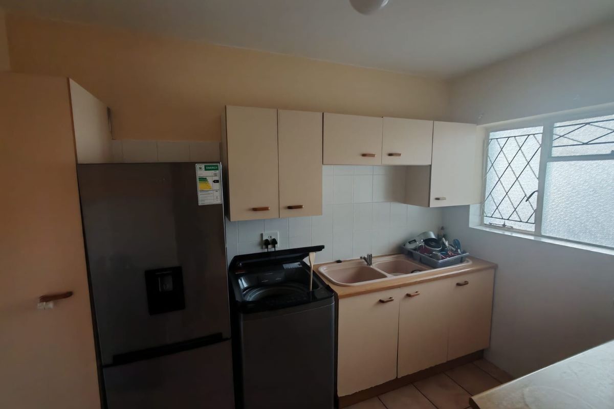 STUDENT OR YOUNG PROFESIONALS SINGLE ROOM TO RENT - Photo 4