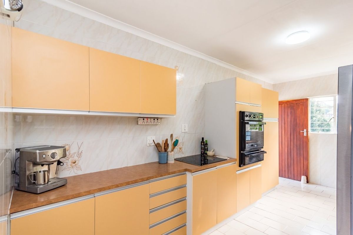 Beautiful 3 Bedroomed Home in Sought after Kenmare - Photo 5