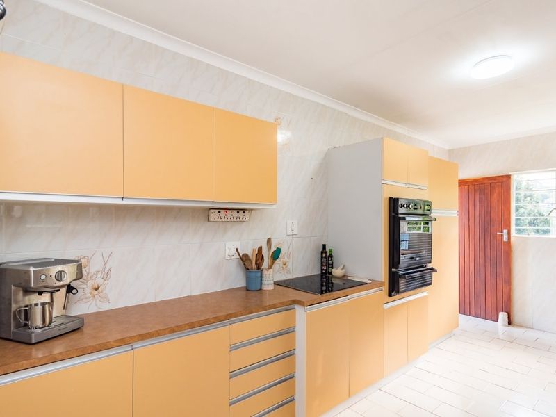 Beautiful 3 Bedroomed Home in Sought after Kenmare - Photo 5