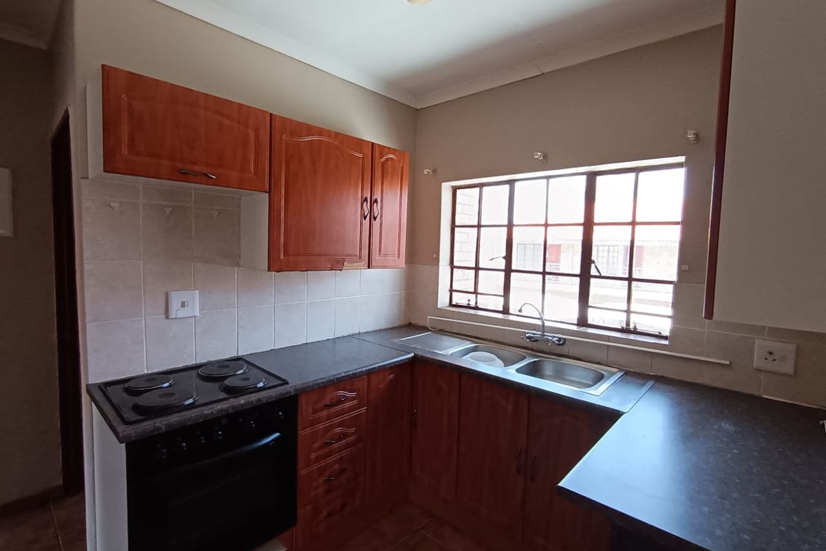 Apartment For Sale In Potchefstroom - Photo 5