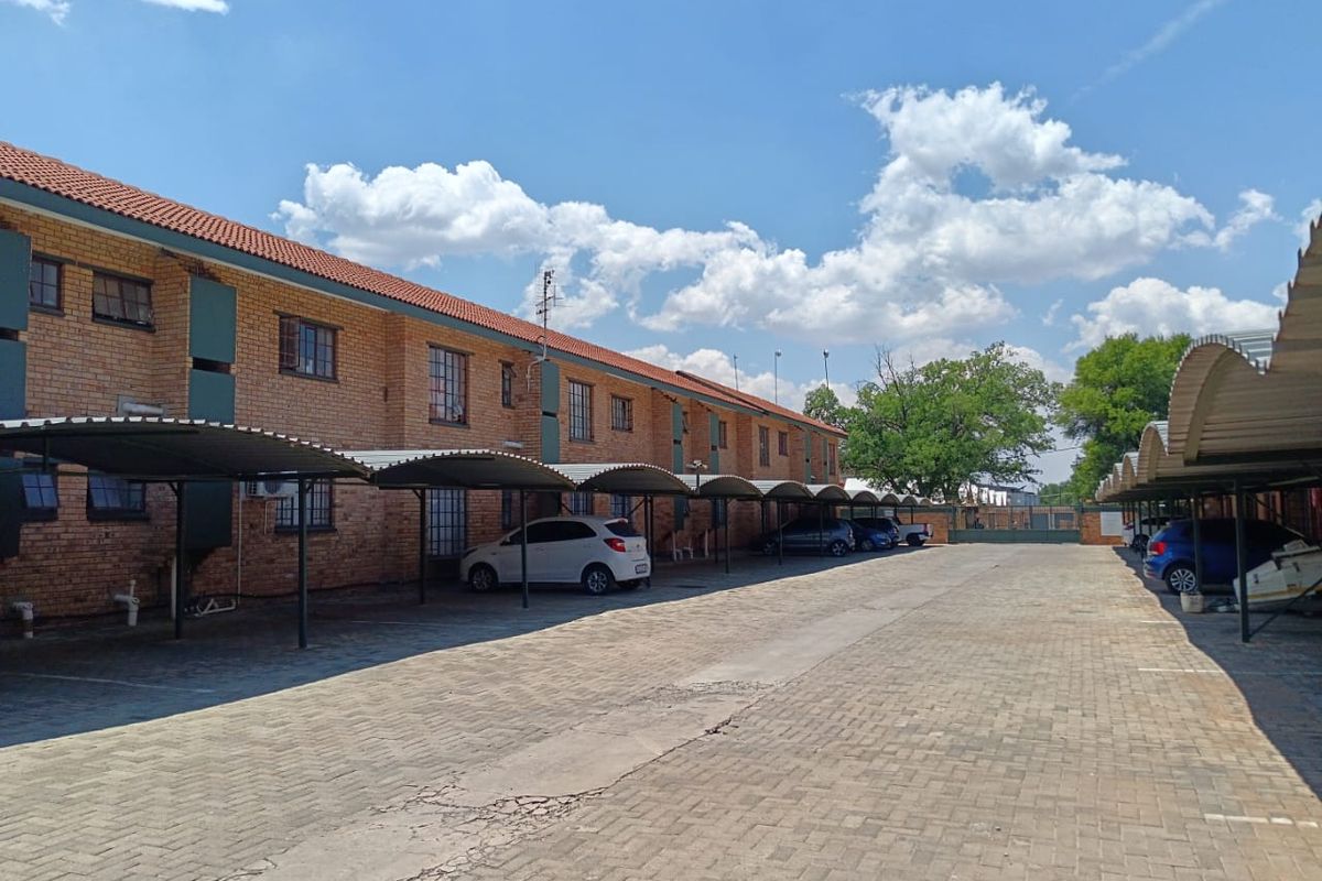 Apartment For Sale In Potchefstroom - Photo 3