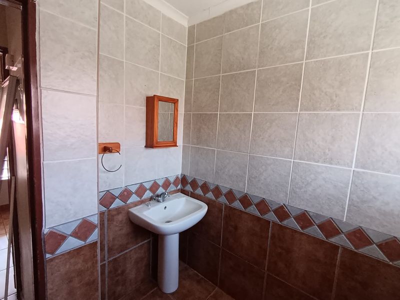 Apartment For Sale In Potchefstroom - Photo 10