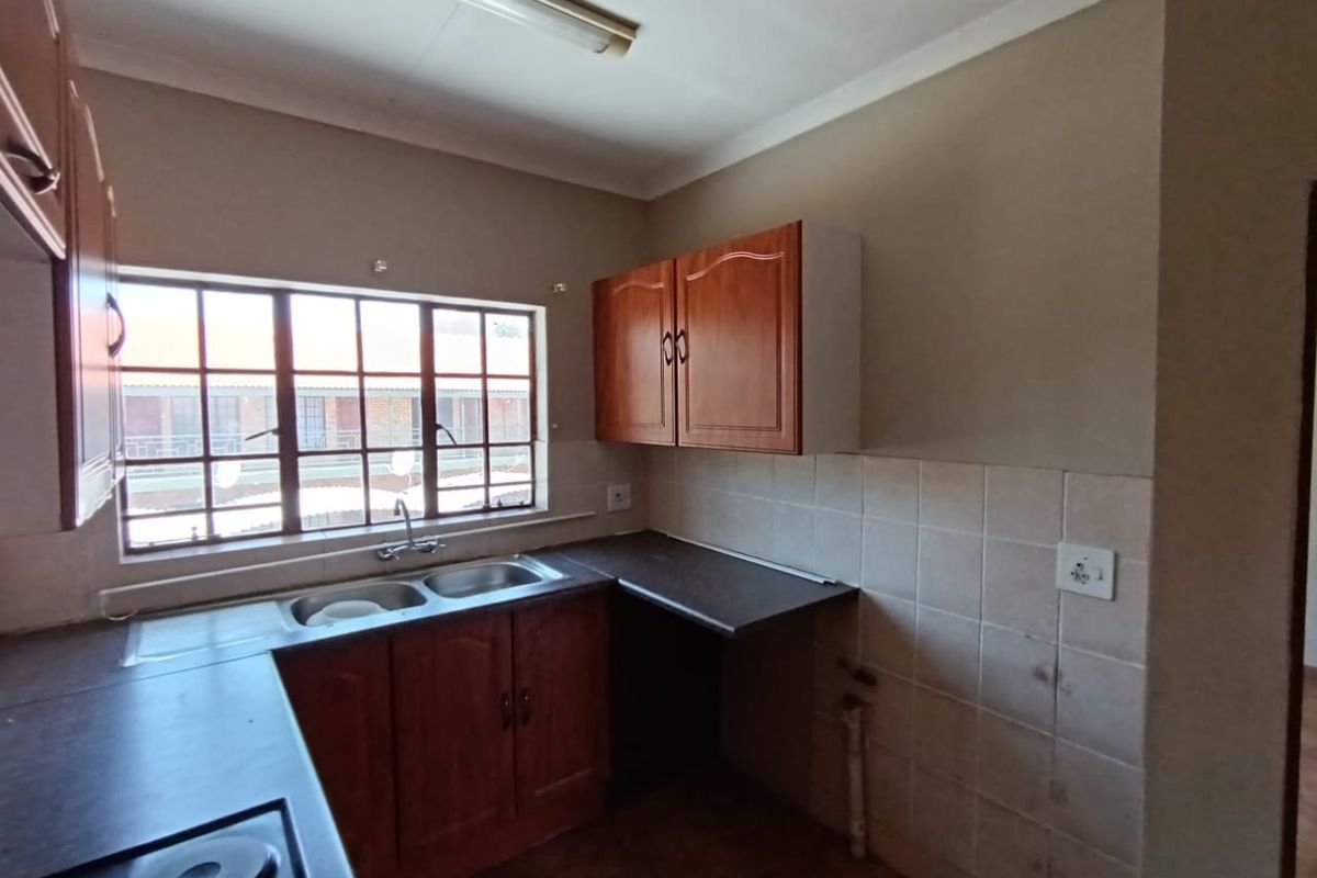 Apartment For Sale In Potchefstroom - Photo 4