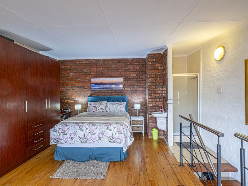 MODERN LIGHT AND BRIGHT LOFT - Photo 9