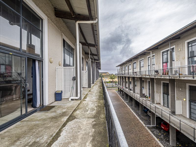 MODERN LIGHT AND BRIGHT LOFT - Photo 6