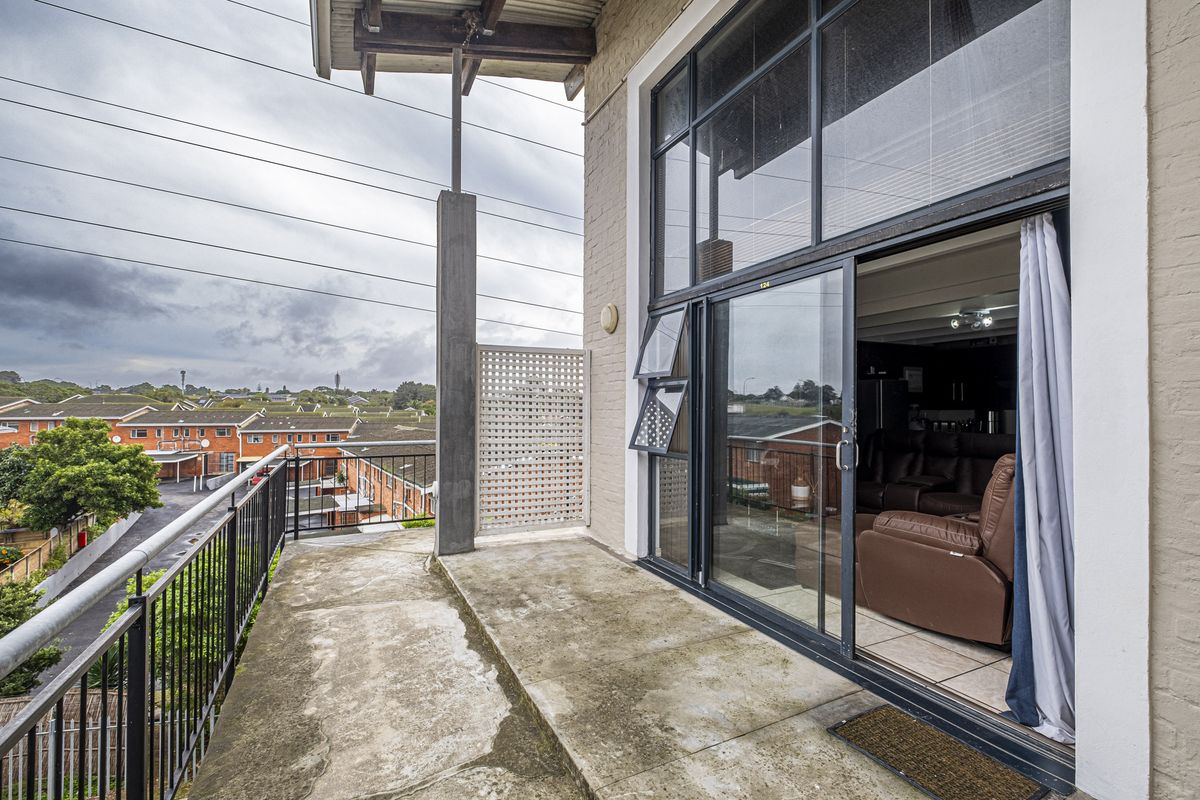 MODERN LIGHT AND BRIGHT LOFT - Photo 5
