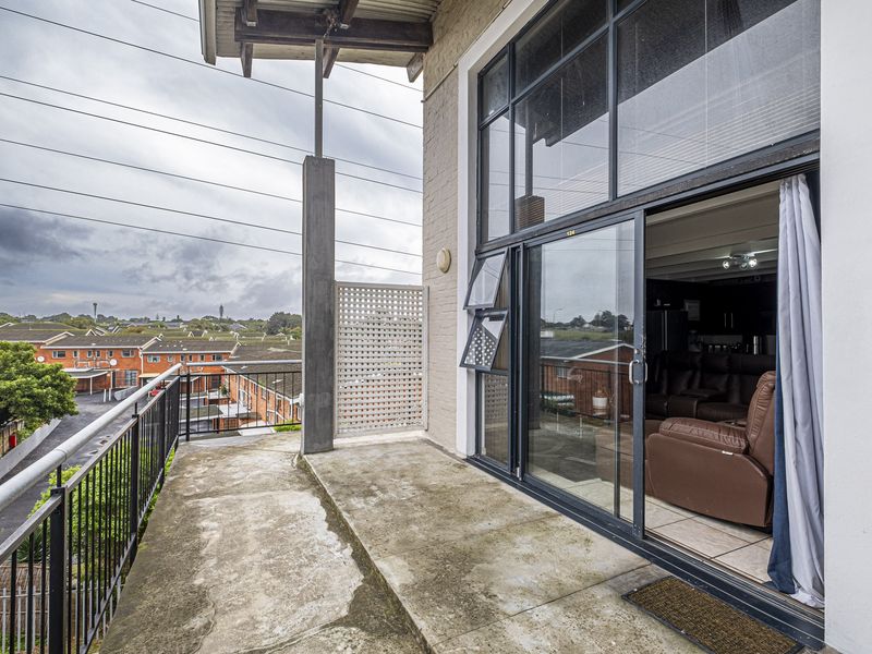 MODERN LIGHT AND BRIGHT LOFT - Photo 5