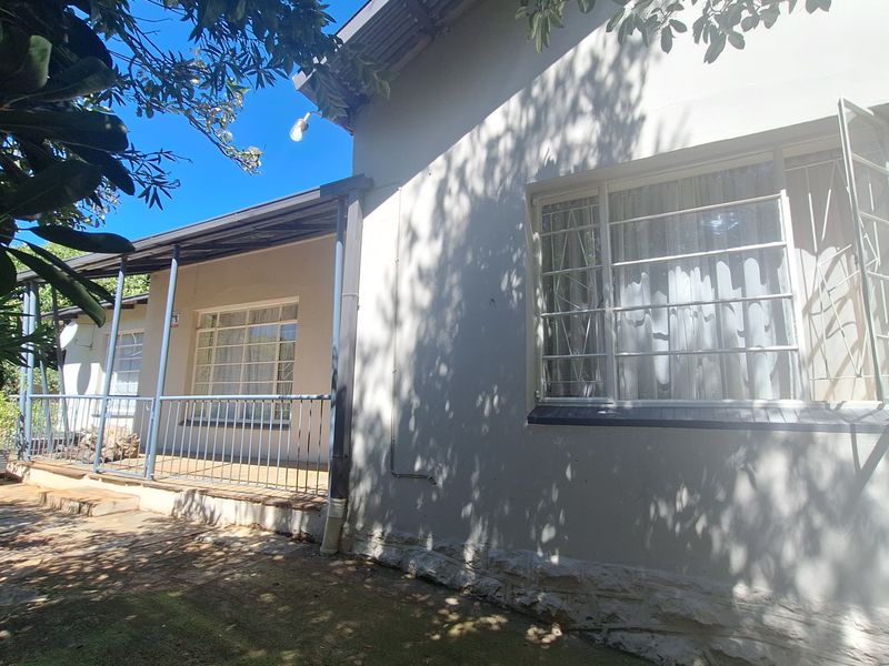 House with solar for sale - Photo 2