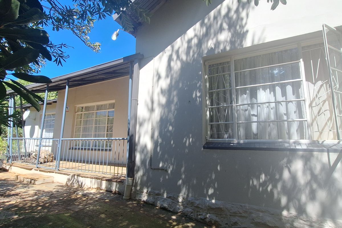 House with solar for sale - Photo 2