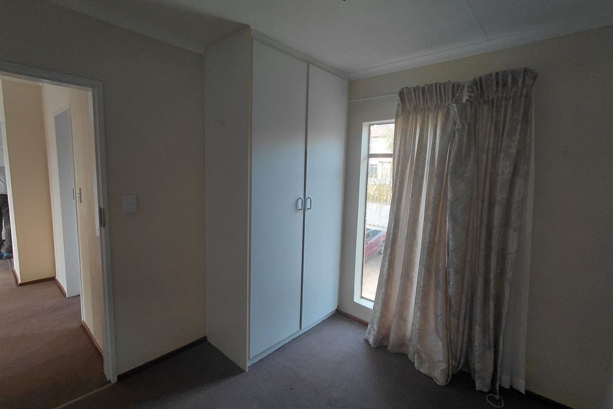 Don't Miss This Stunning 2 Bedroom 1 Bathroom Property In A Great Location - Photo 5