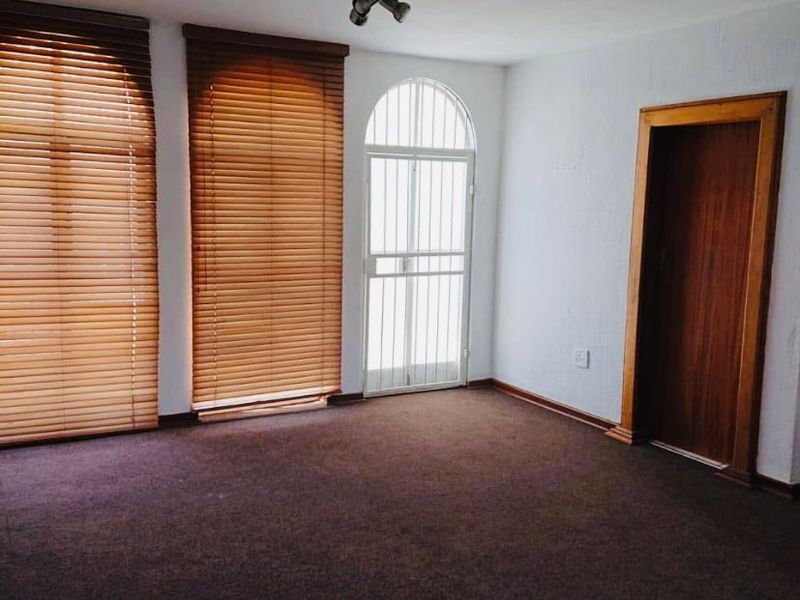 3-Bedroom Duplex Townhouse with Garage - Photo 2