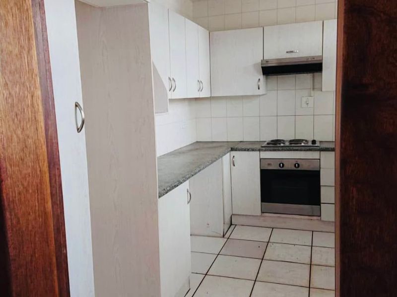 3-Bedroom Duplex Townhouse with Garage - Photo 5