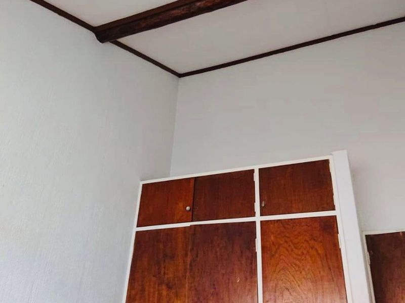 3-Bedroom Duplex Townhouse with Garage - Photo 7