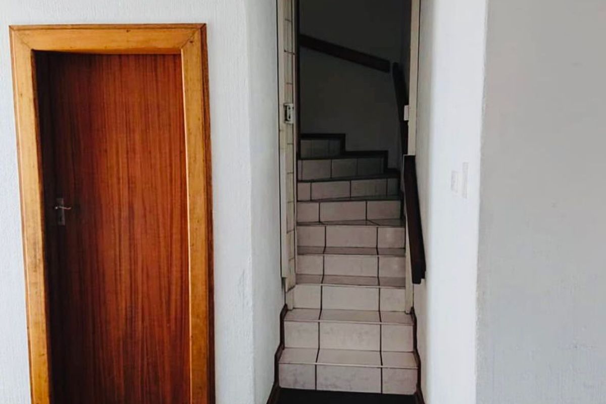 3-Bedroom Duplex Townhouse with Garage - Photo 4