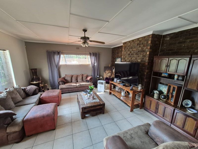 Warm sunny family home, don't miss out! - Photo 3