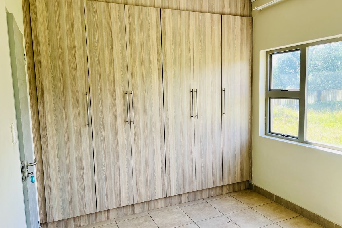 Duplex townhouse in Secure Estate - Photo 5