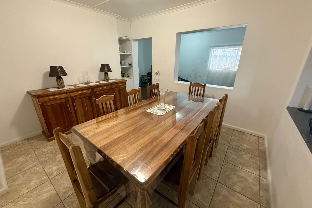 Spacious Living with Versatile Appeal in Somerset Park - Photo 4