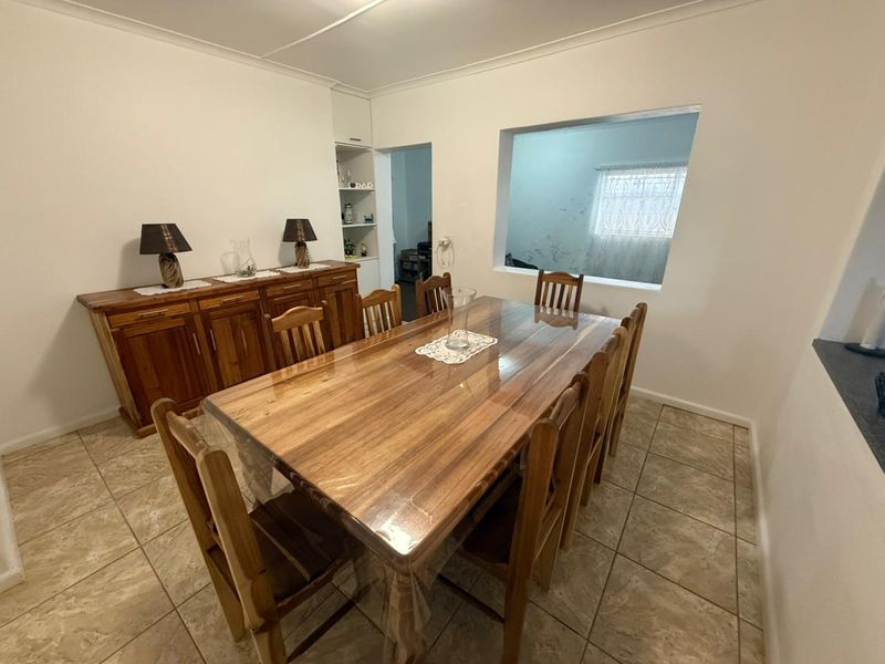 Spacious Living with Versatile Appeal in Somerset Park - Photo 4