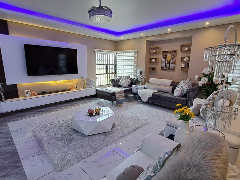 Modern Masterpiece with Expansive Living Spaces & Room to Breathe - Photo 9